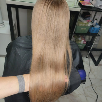 Спа догляд, зволоження волосся
                    Перукар-колорист Олеся Дніпро