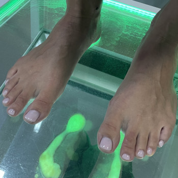 Педикюр з покриттям гелем. Діагностика стопи на подоскопі.