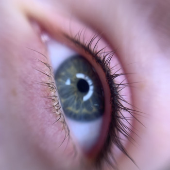 МІЖВІЙКОВА стрілочка перманент
                    Майстер перманентного макіяжу Александра Кривий Ріг