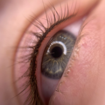 МІЖВІЙКОВА стрілочка перманент
                    Майстер перманентного макіяжу Александра Кривий Ріг