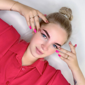 Моделювання та фарбування брів
                    Мастер перманентного макияжа Александра Кривой Рог