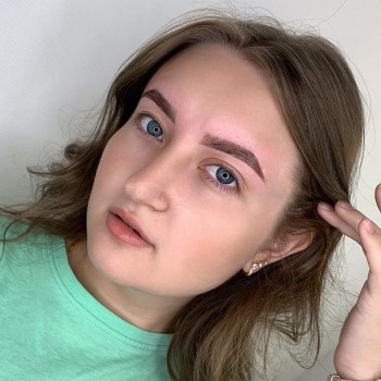 Фарбування хною та моделювання брів
                    Мастер перманентного макияжа Александра Кривой Рог