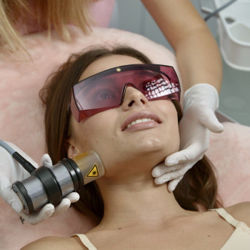 Лазерна Біоревіталізація Vitalaser
                    Косметологический центр Skin Studio Beauty FULL Львов