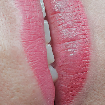 Акварелні губки відразу після процедура напилення.