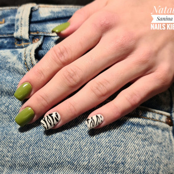 Зелений манікюр з принтами, фото - Подолог Наталя Санина