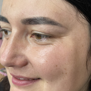 Моделирование и окраска бровей
                    Візажист Ирина Київ