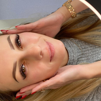 Пудрове напилення брів