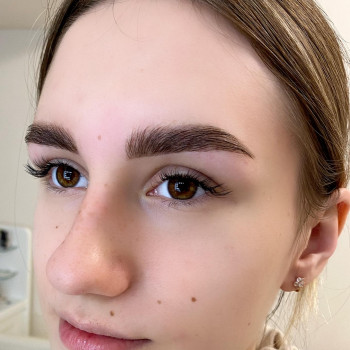 Ламінування брів