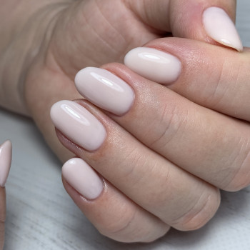 Нежный маникюр нюдовый молочный, фото - Обучающий центр Акварель