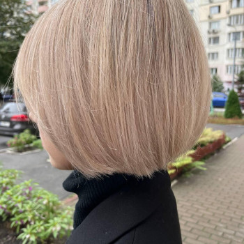 Фарбування з освітленням, шатуш
                    Салон красоты Fargo Киев