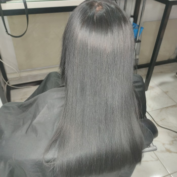Кератинове вирівнювання волосся
                    Перукар-колорист Олеся Дніпро
