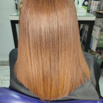 Фарбування волосся в один тон
                    Перукар-колорист Олеся Дніпро