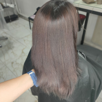 Фарбування волосся в один тон
                    Перукар-колорист Олеся Дніпро