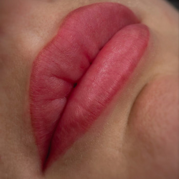 Перманентний макіяж брів, губ, стрілки, татуаж
                    Мастер перманентного макияжа Злата Винница