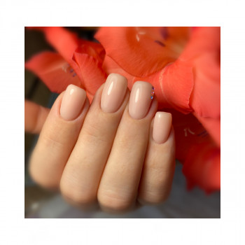 Корекція нарощених нігтиків