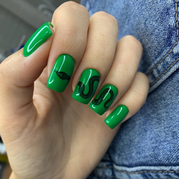 Зеленый маникюр со стемпингом, фото - Мастер маникюра Марина Шаповал