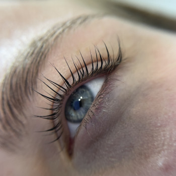 Ламінування вій
                    Бровист Дар’я Винница