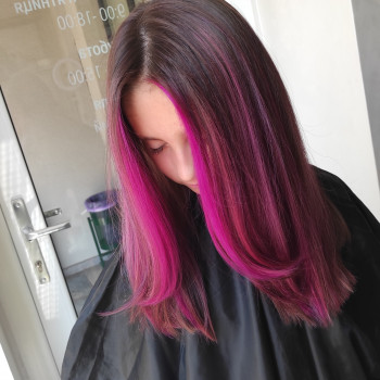 Щастя для волосся
                    Парикмахер-колорист Евгения Ужгород