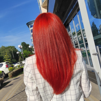 Щастя для волосся
                    Парикмахер-колорист Евгения Ужгород