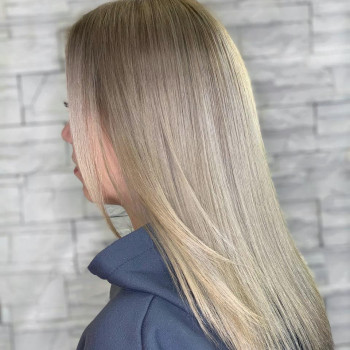 Фарбування з освітленням, шатуш
                    Салон красоты Fargo Киев