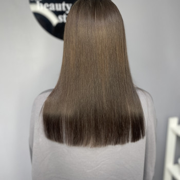 Вирівнювання волосся
                    Викладач курсів краси Юліана Луцьк