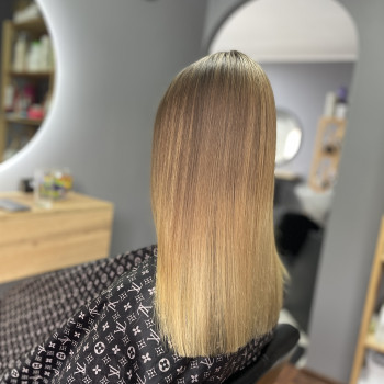 Холодна реконструкція
                    Парикмахерская Blondi studio Луцк