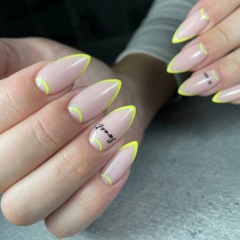 Нарощування нігтів
                    Мастер маникюра Марина Винница