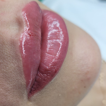 Увеличения губ
                    Мастер перманентного макияжа Любовь Одесса