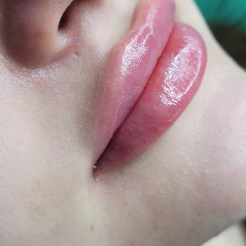 Увеличения губ
                    Мастер перманентного макияжа Любовь Одесса