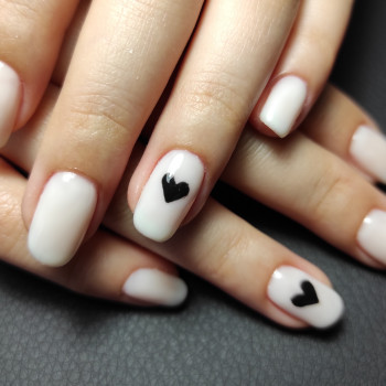 Манікюр з покриттям
                    Мастер маникюра Наталія Киев