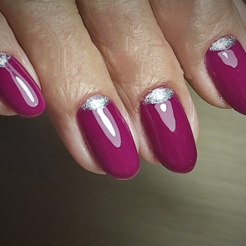 Манікюр з покриттям
                    Мастер маникюра Наталія Киев