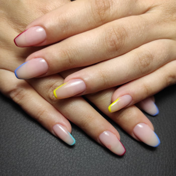 Манікюр з покриттям
                    Мастер маникюра Наталія Киев