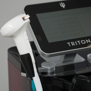 Фотоомолодження IPL Lumecca
                    Косметологический центр Skin Studio Beauty FULL Львов