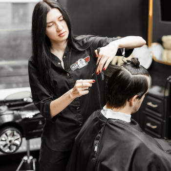 Стрижка подовженого волосся