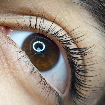 Ламінування вій.Зайнятість 1 година .