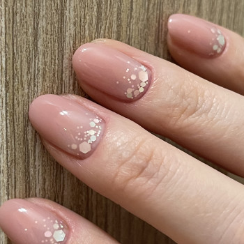 Покрытие ногтей с укреплением гелем
                    Майстер манікюру Олена Київ