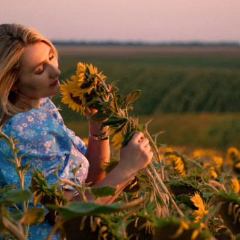Фотосессия в поле подсолнухах, фото - Фотограф Аміна Блексес
