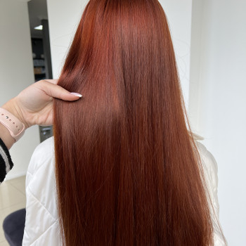 Фарбування волосся
                    Салон краси Beauty Bar Вінниця