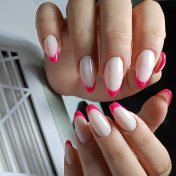 Покриття нігтів гель-лаком "однотон"
                    Майстер манікюру Наталя Київ