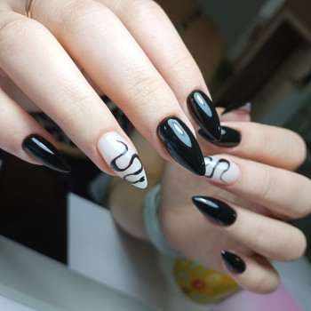 Нарощування нігтів
                    Майстер манікюру Наталя Київ