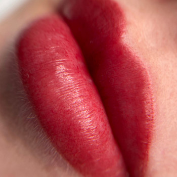 Перманентный макияж губ
                    Майстер перманентного макіяжу Ксенія Київ