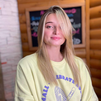 Фарбування з освітленням, шатуш
                    Салон красоты Fargo Киев