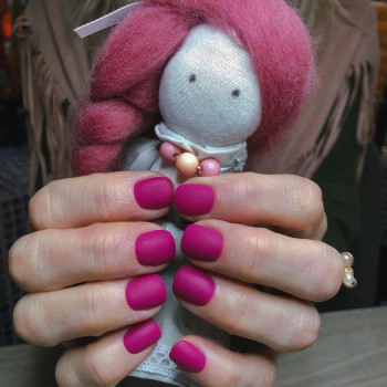 Манікюр зі зняттям та покриттям
                    Салон красоты Fargo Киев