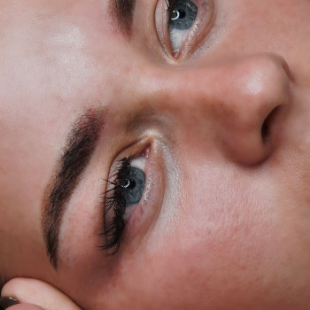 Пудрові брови