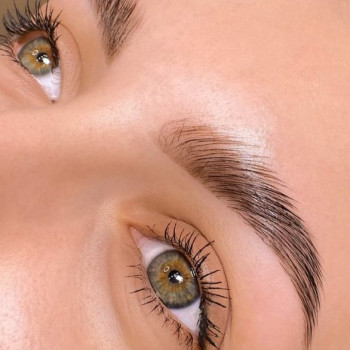 Ламінування брів