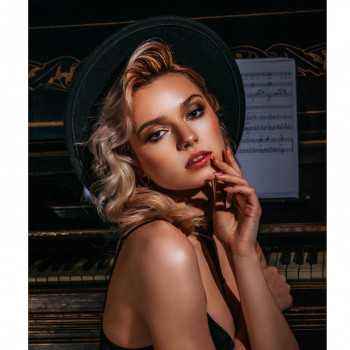 Вечерний макияж для фотосессии блондинок, фото - Салон красоты Star rise studio