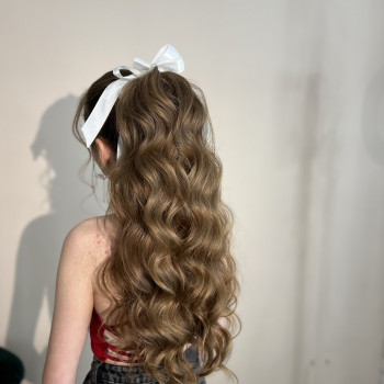 Зібрана зачіска
                    Салон краси Star rise studio Київ