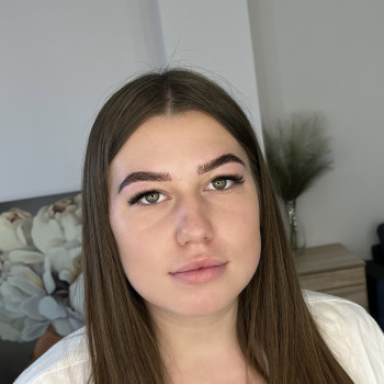 Комплексна корекція брів та фарбування
                    Салон красоты Star rise studio Киев