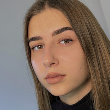 Комплексна корекція брів та фарбування
                    Салон красоты Star rise studio Киев