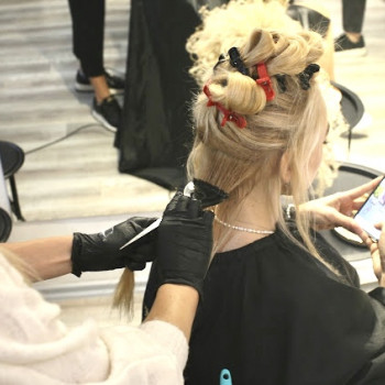 Нанесення складу, фото - салон краси Keratin Art